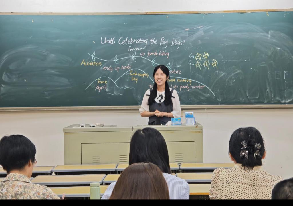 best365中国官方网站英语系成功举办第十三届best365中国官方网站师范生技能大赛(初中英语组)